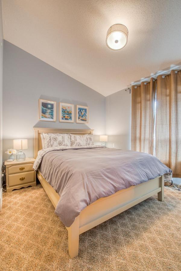 Beautiful Newly Reno 2Bdm 2 Bth Sleep Up To 6 Adults & Kids Mountain View Townhouse Suite 坎莫尔 外观 照片