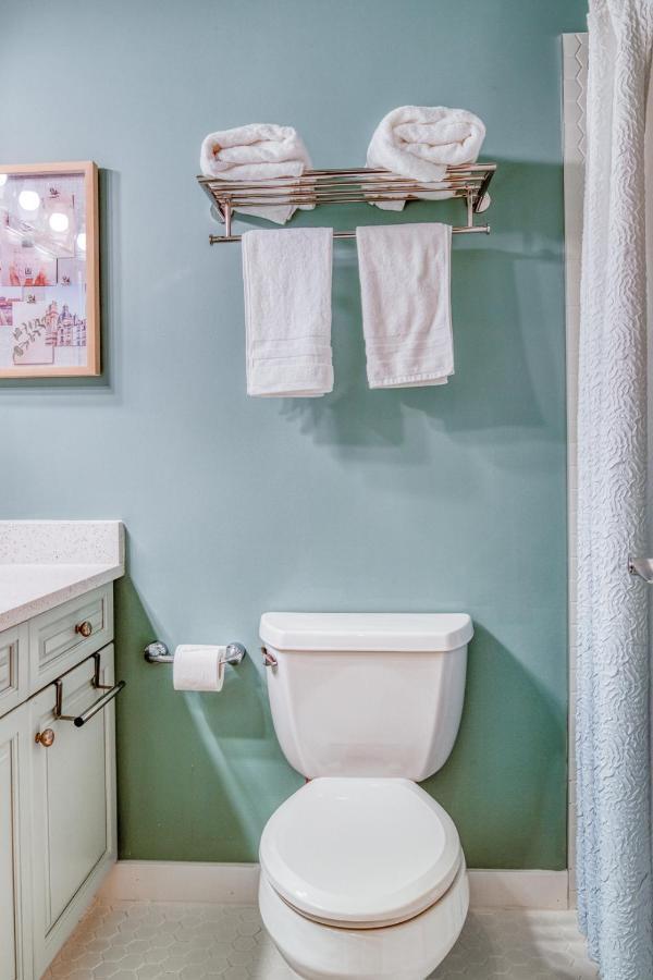 Beautiful Newly Reno 2Bdm 2 Bth Sleep Up To 6 Adults & Kids Mountain View Townhouse Suite 坎莫尔 外观 照片