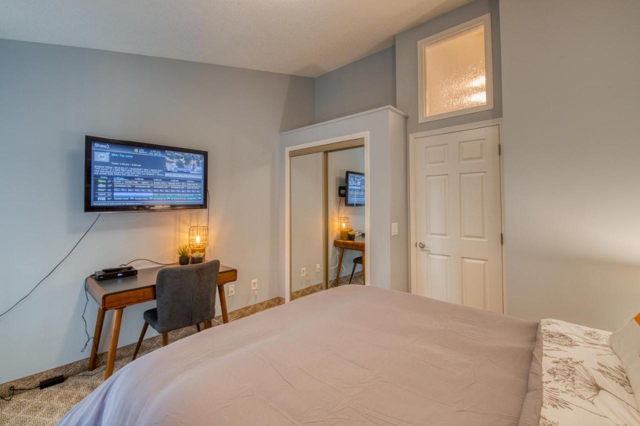 Beautiful Newly Reno 2Bdm 2 Bth Sleep Up To 6 Adults & Kids Mountain View Townhouse Suite 坎莫尔 外观 照片