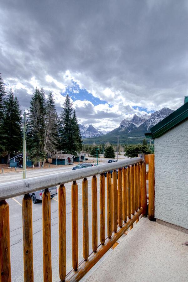 Beautiful Newly Reno 2Bdm 2 Bth Sleep Up To 6 Adults & Kids Mountain View Townhouse Suite 坎莫尔 外观 照片