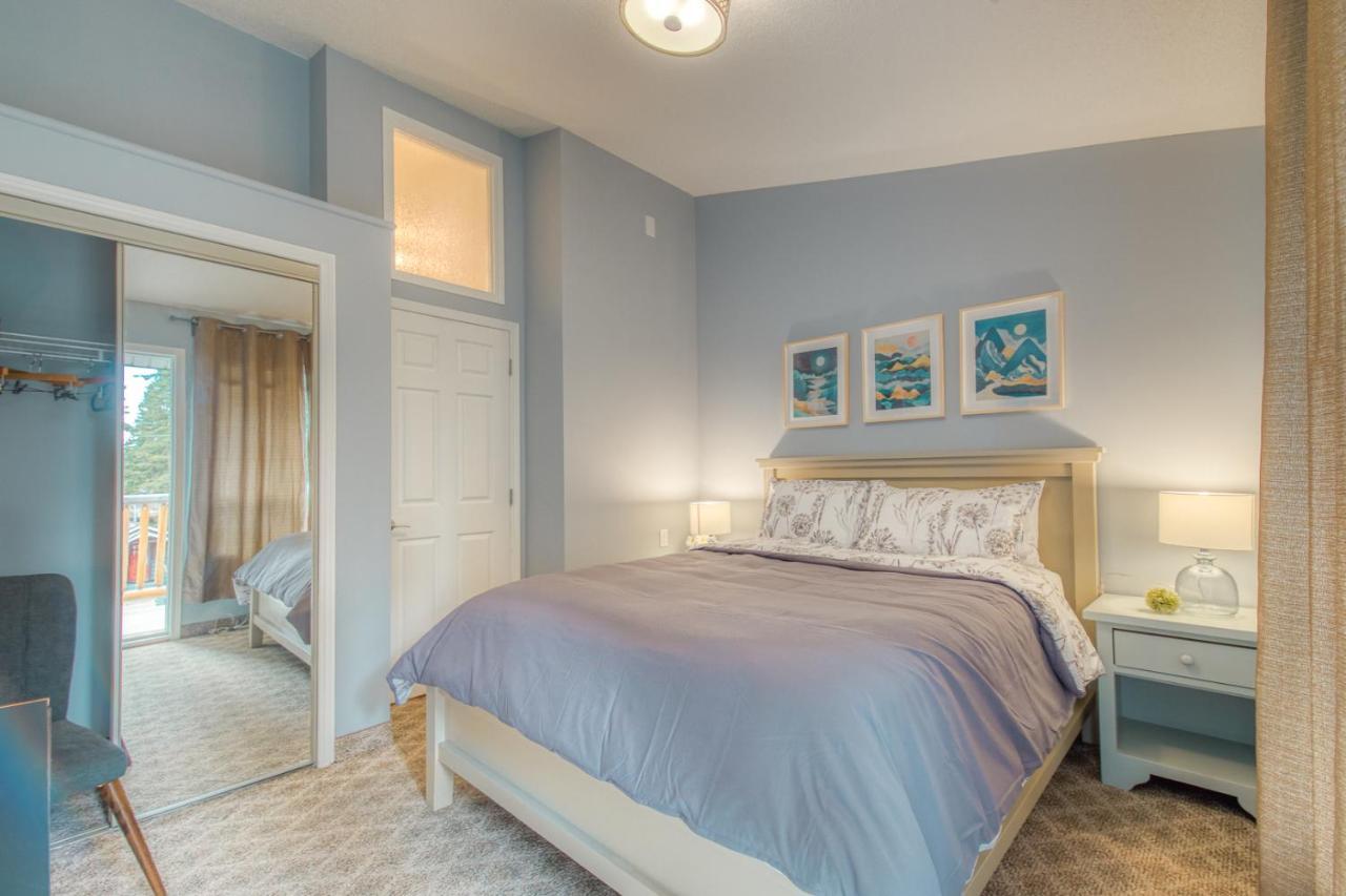 Beautiful Newly Reno 2Bdm 2 Bth Sleep Up To 6 Adults & Kids Mountain View Townhouse Suite 坎莫尔 外观 照片